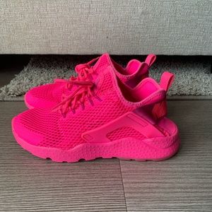 Air Huaraches by Nike